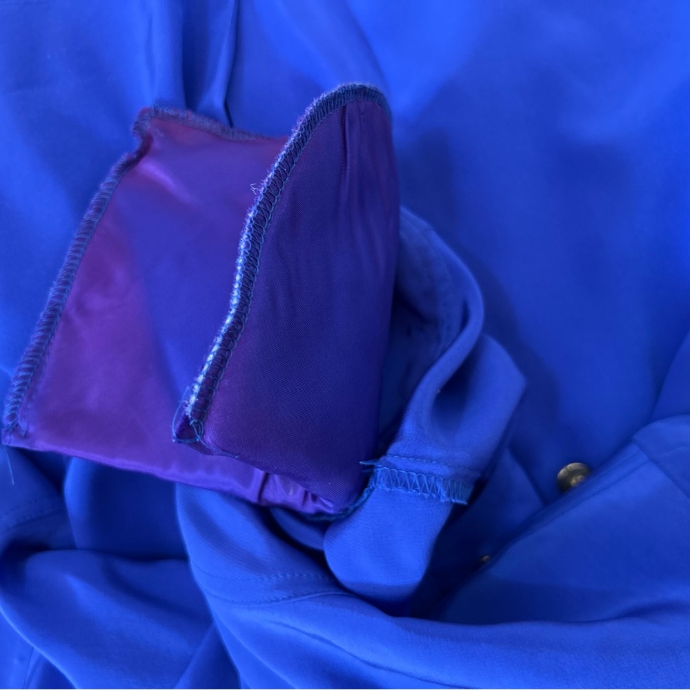 Carlisle 100% Silk Button Down Top Royal Blue Shoulder Pads Gold Buttons Vintage - Picture 8 of 8